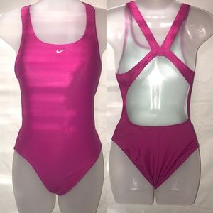 Nike Womens One Piece Swimsuit